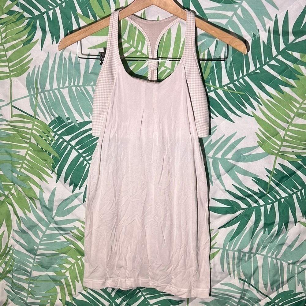 Lululemon athletica built in bra tank top size 6